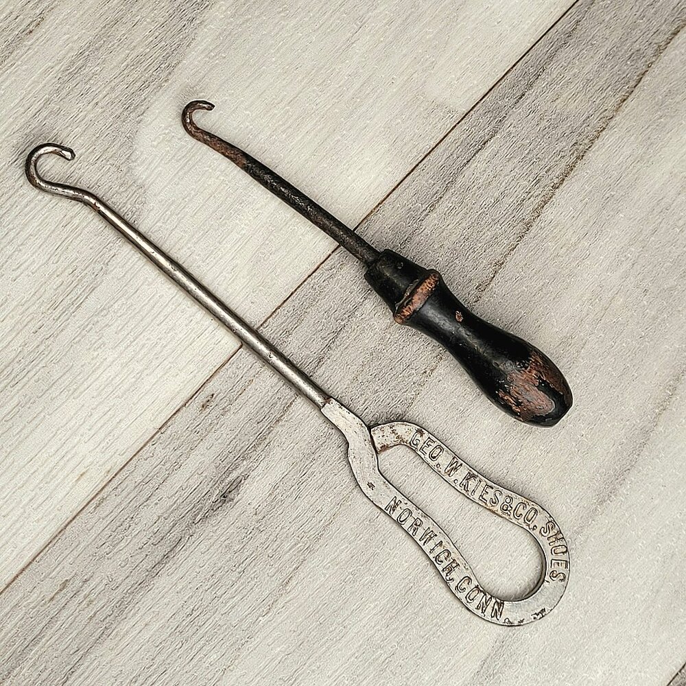 Advertising Button Hook Geo. W. Kies & Co. Shoes Norwick, Conn. Plus Wooden Hook